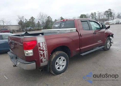2008 Toyota Tundra Base 5.7L V8 z USA, uszkodzony, nr VIN 5TBRV54118S477224